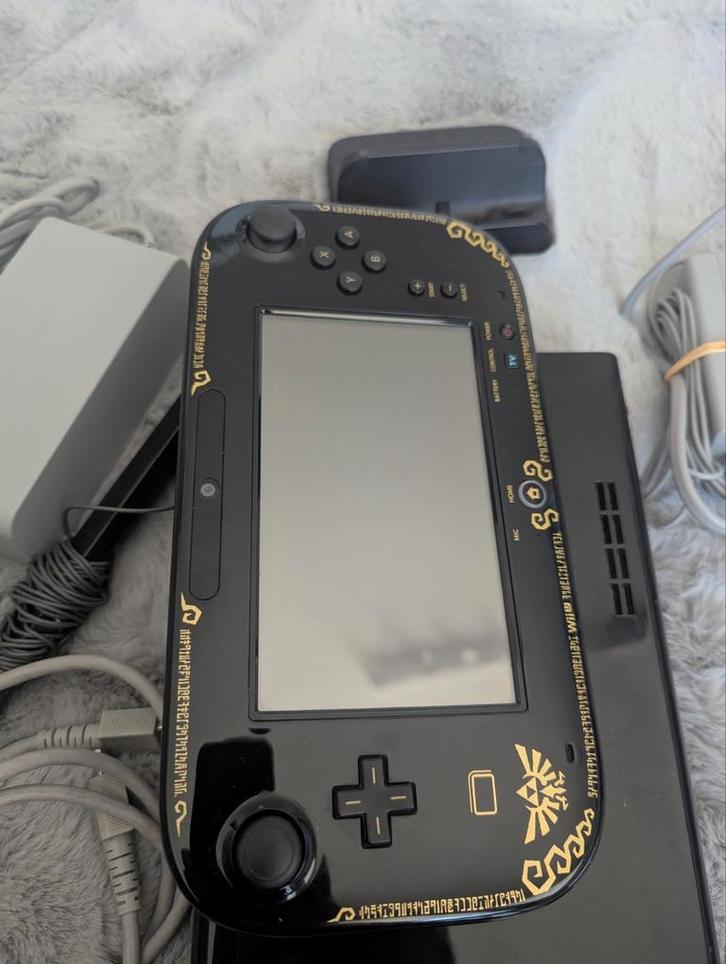 Wii U Zelda Edition + Zelda + Mario Classics, Games en Spelcomputers, Spelcomputers | Nintendo Wii U, Zo goed als nieuw, Ophalen of Verzenden