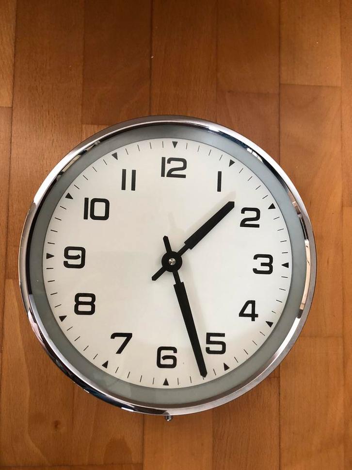 montre murale/neuve ; jamais utilisée, Antiquités & Art, Antiquités | Autres Antiquités, Enlèvement