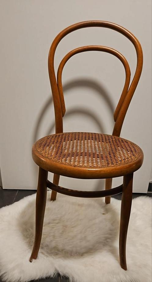 Originele Thonet nr 14 bistrostoel - met stempel, Antiek en Kunst, Antiek | Meubels | Stoelen en Sofa's, Ophalen of Verzenden