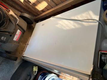 Gratis frigo + afwasmachine beschikbaar voor biedingen