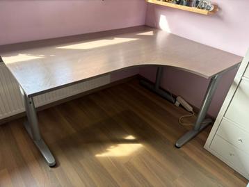 HoekBureau 160x120 met insprong beschikbaar voor biedingen