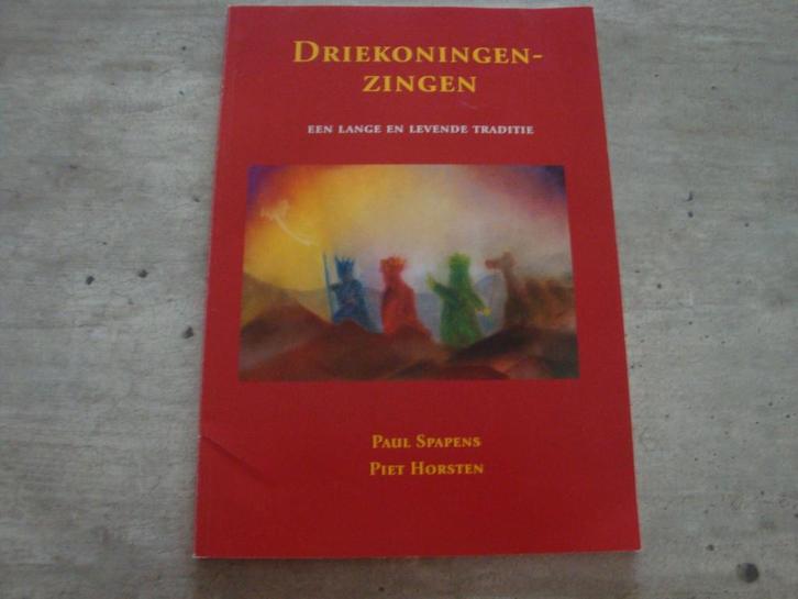 DRIEKONINGEN ZINGEN ...., Boeken, Politiek en Maatschappij, Gelezen, Ophalen of Verzenden