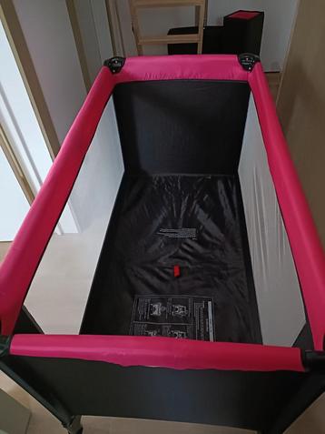 Plooibedje/reisbedje met matras beschikbaar voor biedingen
