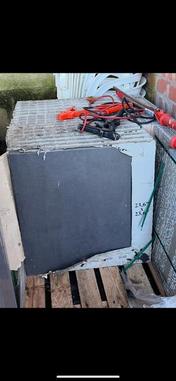 Keramische vloertegels 60x60 cm – 25 m² beschikbaar voor biedingen