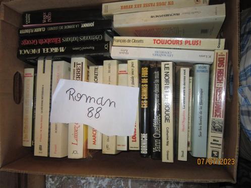 Livres +-25 romans caisse n88 adam D, Livres, Romans, Utilisé, Enlèvement ou Envoi