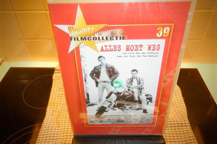 DVD Alles Moet Weg SEALED !, Cd's en Dvd's, Dvd's | Actie, Nieuw in verpakking, Actiekomedie, Vanaf 12 jaar, Verzenden