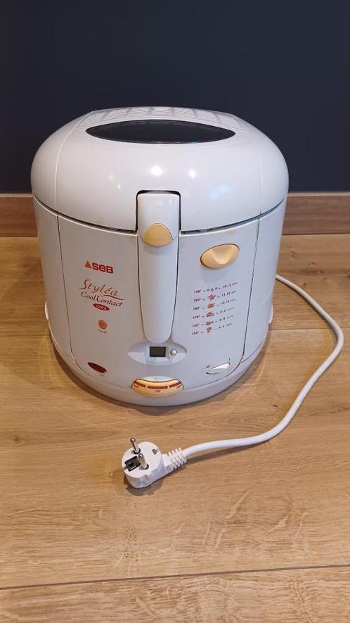 Friteuse met doos en handleiding, Elektronische apparatuur, Frituurpannen, Gebruikt, 2 tot 3 liter, Uitneembare binnenpan, Ophalen