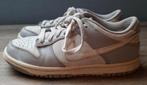 Nike Dunk Low unisex maat 37.5 - wit/lichtgrijs, Kleding | Dames, Schoenen, Nike, Ophalen of Verzenden, Zo goed als nieuw, Sneakers