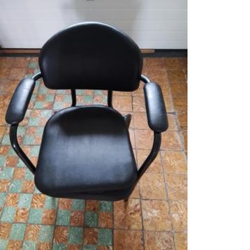toiletstoel beschikbaar voor biedingen