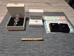 Lot sieraden : horloge,bedels,ring en armband, Handtassen en Accessoires, Horloges | Dames, Overige merken, Ophalen of Verzenden