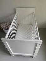 Babybed met wasbare matras, Kinderen en Baby's, Kinderkamer | Bedden, Ophalen