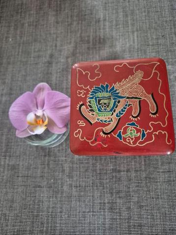 boîte métallique à thé vintage beschikbaar voor biedingen