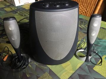 Subwoofer + 2 speakers Harman Kardon HK695