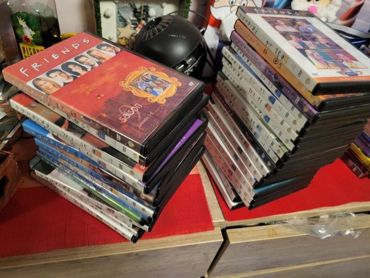 A donner DVD Friends saison 1-9, CD & DVD, DVD | TV & Séries télévisées, Utilisé, Comédie, À partir de 12 ans, Enlèvement