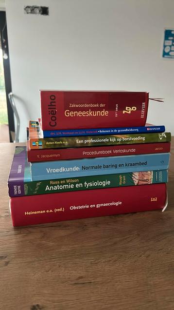 Studieboeken vroedkunde beschikbaar voor biedingen