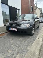 Audi a3 8l 1.6 benzine 135500km, Voorwielaandrijving, Stof, USB, 4 cilinders