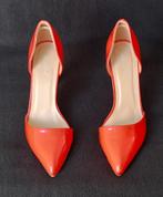 Lakleren rode pumps (hakschoentje), Pumps, Ophalen of Verzenden, Zo goed als nieuw, Rood