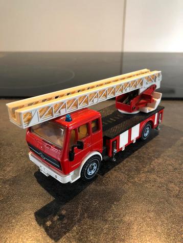 Siku Mercedes Feuerwehr 