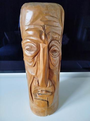 Houtsculptuur van Paul Cleempoel beschikbaar voor biedingen