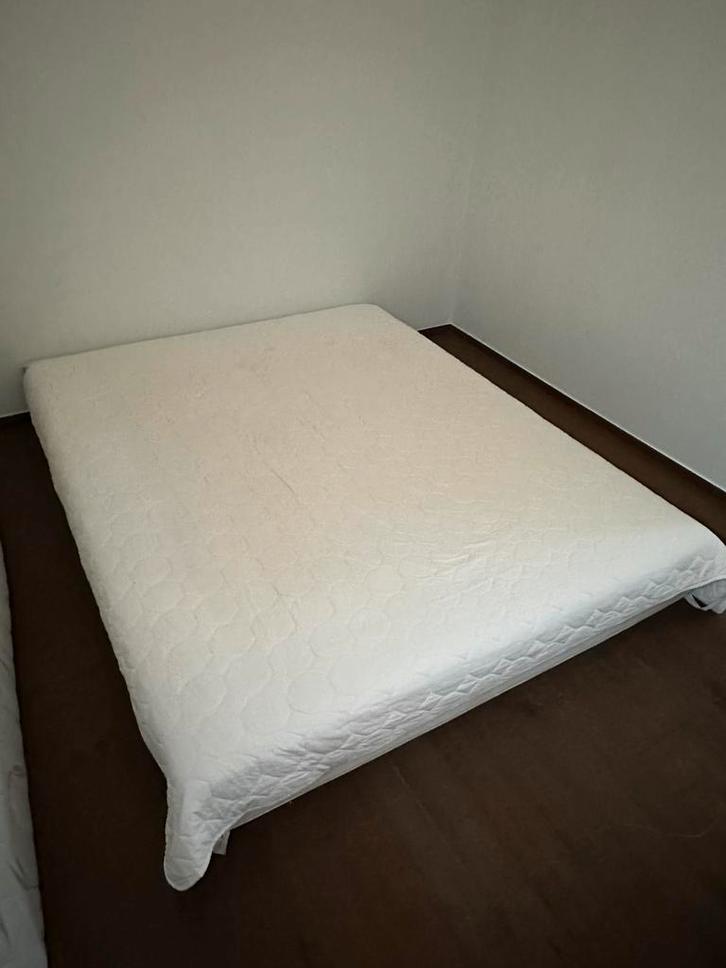 Matras 140cm x 200cm, Huis en Inrichting, Slaapkamer | Matrassen en Bedbodems, Zo goed als nieuw, Matras, 140 cm, 200 cm, Twijfelaar