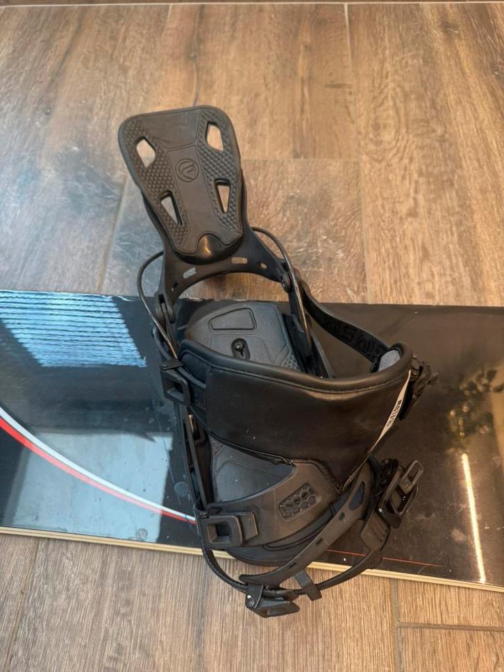 Snowboard Burton + flow bindingen, Sport en Fitness, Snowboarden, Zo goed als nieuw, Board, Ophalen