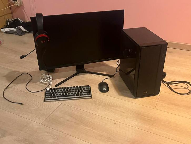 Full setum pc (met kabels), Computers en Software, Desktop Pc's, Zo goed als nieuw, Gaming, Ophalen