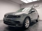 Volkswagen Tiguan 2.0 TDi DSG*CARPLAY*CAMERA*LED*1ER PROP*GA, Auto's, Te koop, Zilver of Grijs, Emergency brake assist, Gebruikt