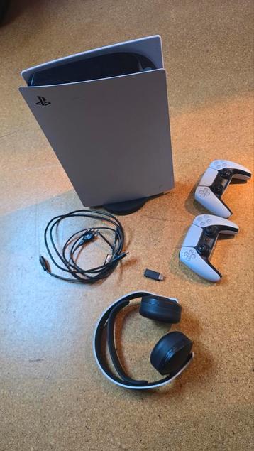 PS5 Digital, 2 controllers, headset beschikbaar voor biedingen