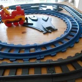 circuit rails de train Playmobil,  locomotive et figurine, Kinderen en Baby's, Speelgoed | Playmobil, Zo goed als nieuw, Ophalen