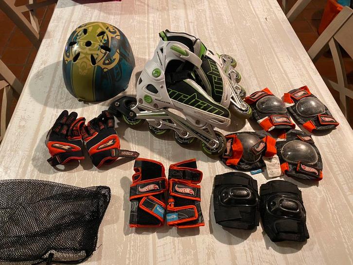 rolschaatsen + beschermers + helm maat 37-40, Kinderen en Baby's, Speelgoed | Buiten | Rolschaatsen, Zo goed als nieuw, Kinderen