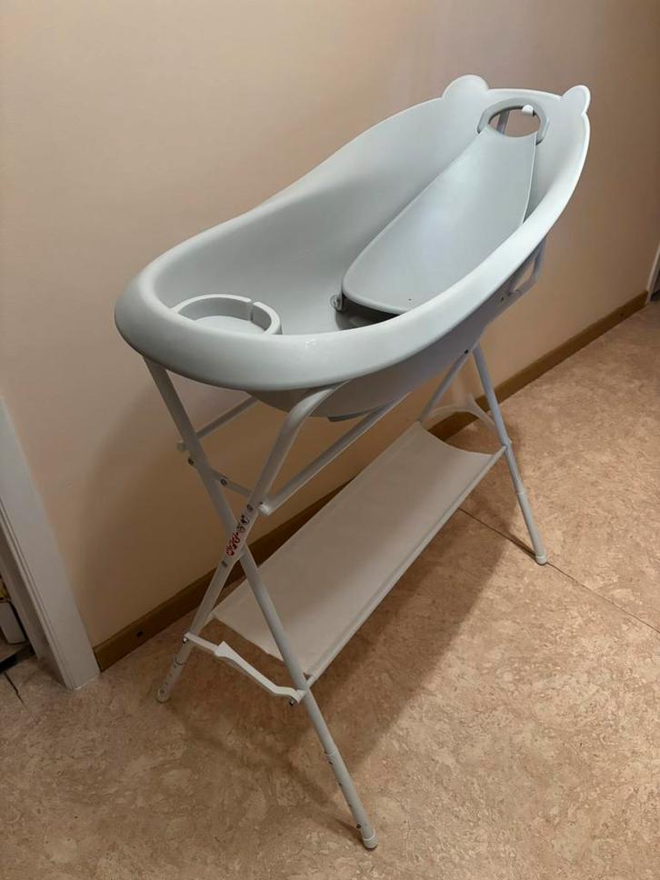 Baby bad met staander, Kinderen en Baby's, Badjes en Verzorging, Zo goed als nieuw, Badje, Ophalen