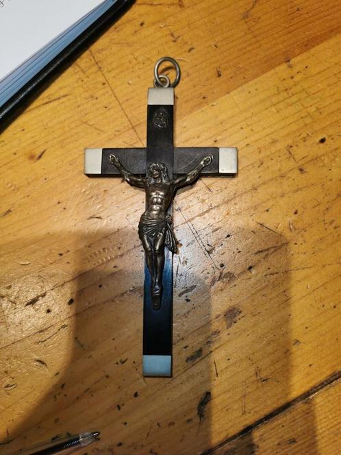 Kruisbeeld met zilver, Verzamelen, Religie, Gebruikt, Christendom | Katholiek, Sieraad, Ophalen of Verzenden