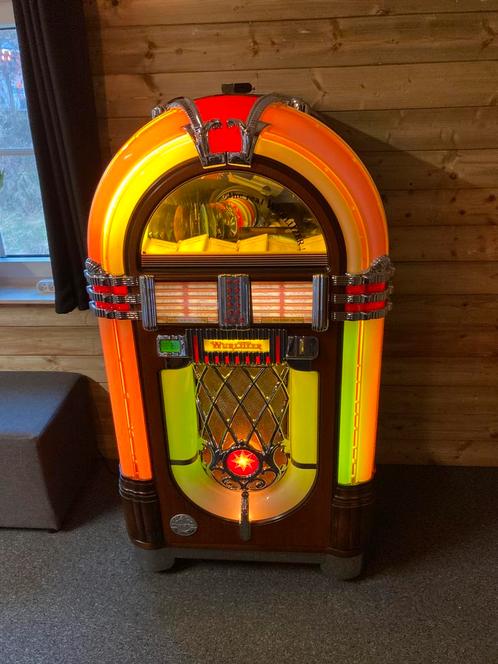 Prachtige jukebox Wurlitzer 1015 CD One more Time + 50 CD., Verzamelen, Automaten | Jukeboxen, Zo goed als nieuw, Wurlitzer, 1970 tot heden