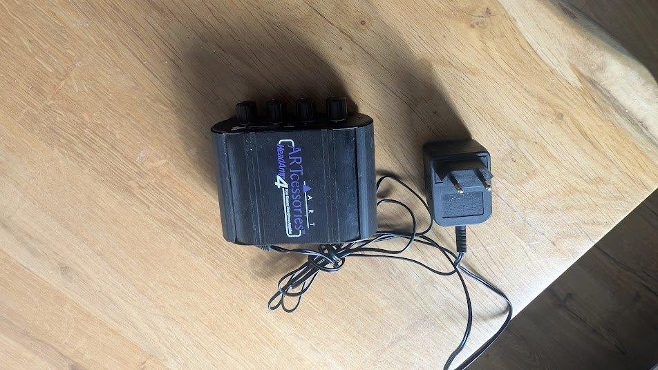 koptelefoonversterker ART HeadAmp, Enlèvement ou Envoi, Comme neuf, Stéréo, Moins de 60 watts