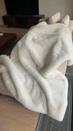 Plaid Zara hole blanc 140cm x 90cm parfait état, Maison & Meubles, Accessoires pour la Maison | Plaids & Couvertures, Comme neuf