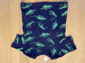 donkerblauwe t-shirt met groene dinos maat 104 NIEUW