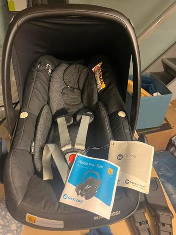 Maxi Cosi pebble Pro I Size, Isofix 2way fix base, assecoire beschikbaar voor biedingen
