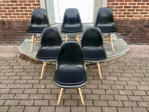 1960s Eames - Herman Miller DSW Fiberglass Side Chairs, Maison & Meubles, Chaises, Utilisé, Enlèvement ou Envoi