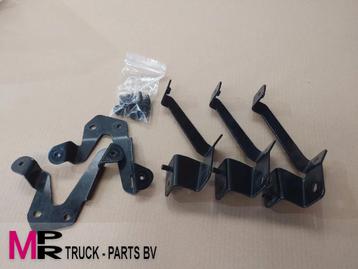 DAF XG zonnenkap steunen set - 2249059N - 2249060N - 2249062 beschikbaar voor biedingen