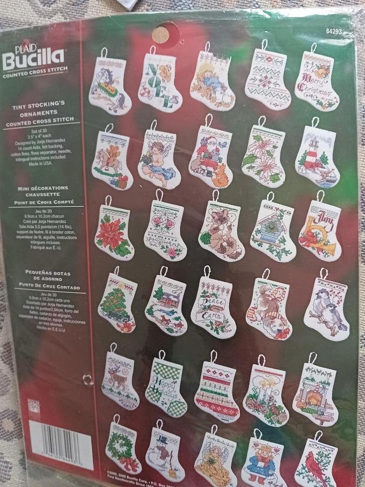 Borduurpakket Tiny Stocking's Ornaments/ bucilla, Hobby en Vrije tijd, Borduren en Borduurmachines, Nieuw, Borduurpakket, Verzenden