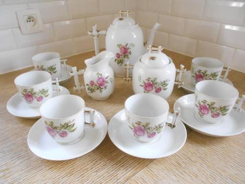 Koffieset van porselein - O, Verzamelen, Porselein, Kristal en Bestek, Porselein, Ophalen of Verzenden