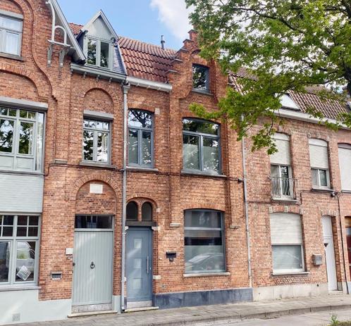 Ruime, gerenoveerde Burgerwoning met 4 slpks, Immo, Huizen en Appartementen te koop, Brugge, 200 tot 500 m², C