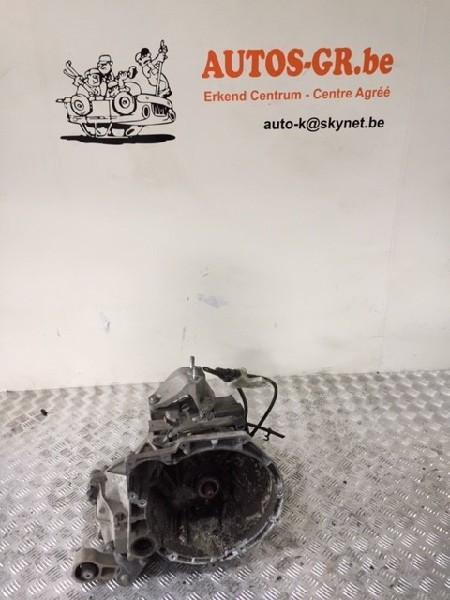 VERSNELLINGSBAK Ford Fiesta VII (JA8) (8A6R7002HB), Auto-onderdelen, Transmissie en Toebehoren, Ford, Gebruikt