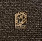 PIN - HARAS - CHEVAL - PAARD - HORSE, Enlèvement ou Envoi, Utilisé, Animal et Nature, Insigne ou Pin's