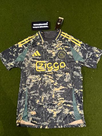 Ajax 24/25 players version  beschikbaar voor biedingen