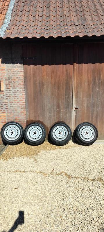 Volkswagen transporter velgen beschikbaar voor biedingen
