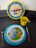 Winnie the Pooh analoge klok , kinderbord + beker + bestek, Enlèvement ou Envoi, Neuf, Pendule ou Horloge