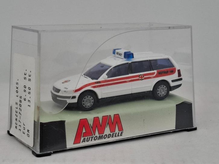 VW Passat ambulance - AWM 1/87, Hobby en Vrije tijd, Modelauto's | 1:87, Zo goed als nieuw, Auto, AWM, Verzenden