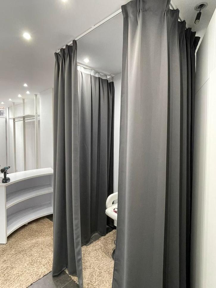 Cabine d’essayage complète IKEA VIDGA + rideaux opaques, Zakelijke goederen, Kantoor en Winkelinrichting | Kantoormeubilair en Inrichting