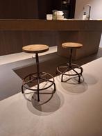 Tabourets de bar en acier, Enlèvement